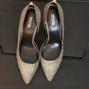 BRAND NEW Michael Kor heels sz 7